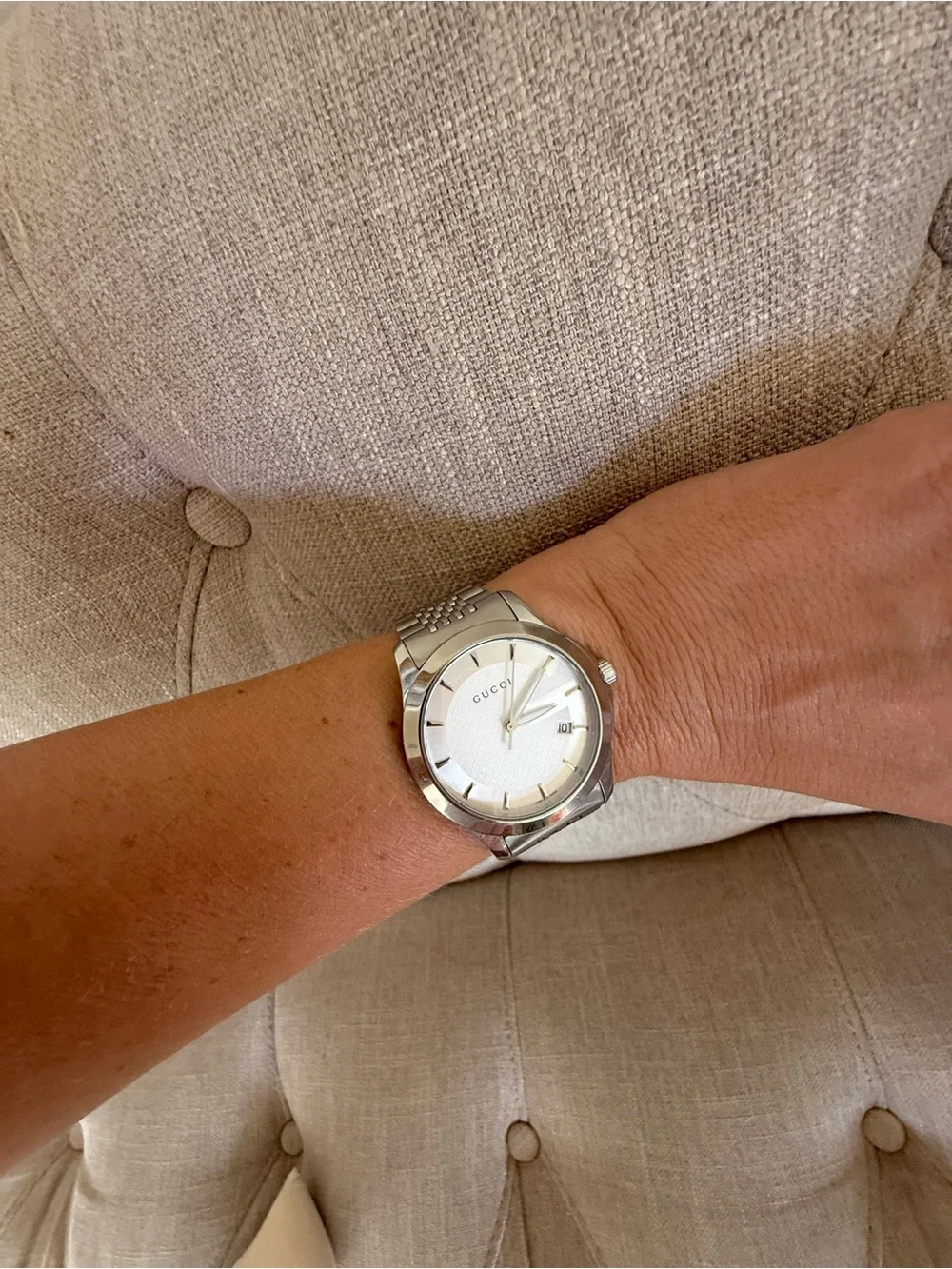 GUCCI Swiss Made Stainless Steel Monogram Watch – White Dial | Date | 5 ATM